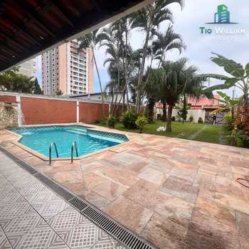 Sobrado em Praia Grande, bairro Flórida
