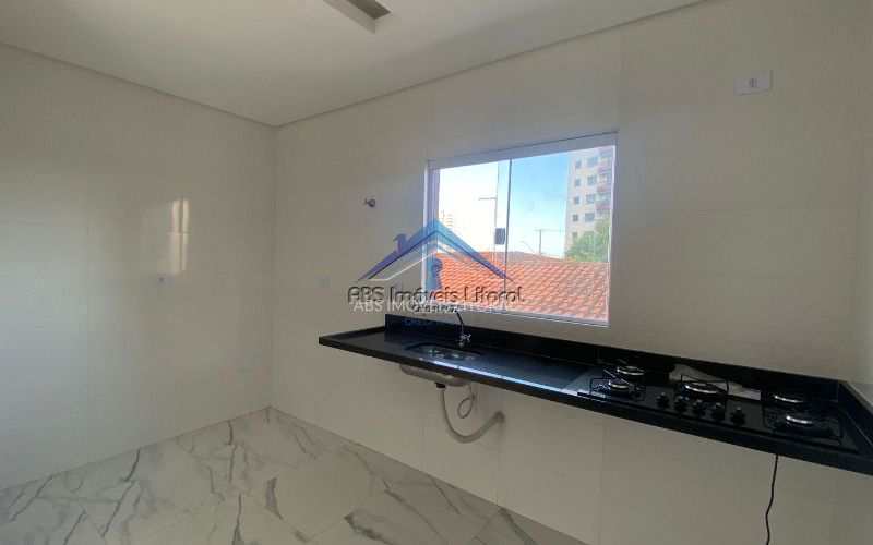 Sobrado em Praia Grande, no bairro Caiçara