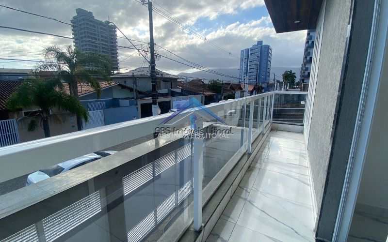 Sobrado em Praia Grande, no bairro Caiçara