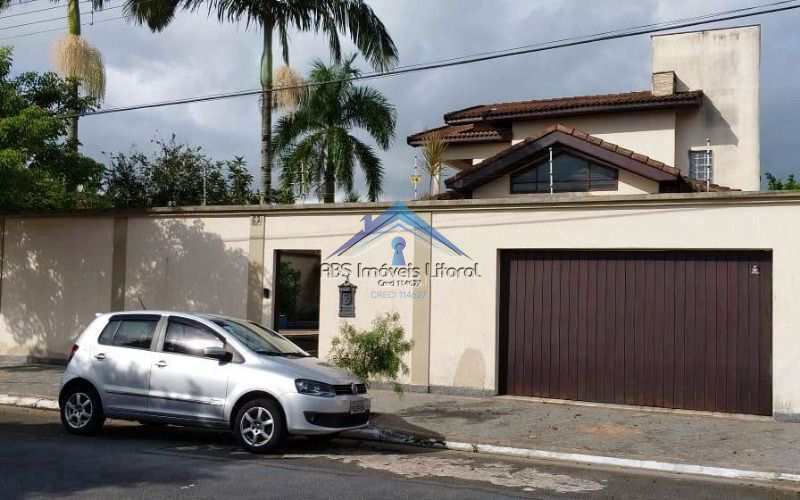 Sobrado em Praia Grande, no bairro Real