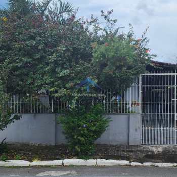 Casa em Praia Grande, bairro Maracanã