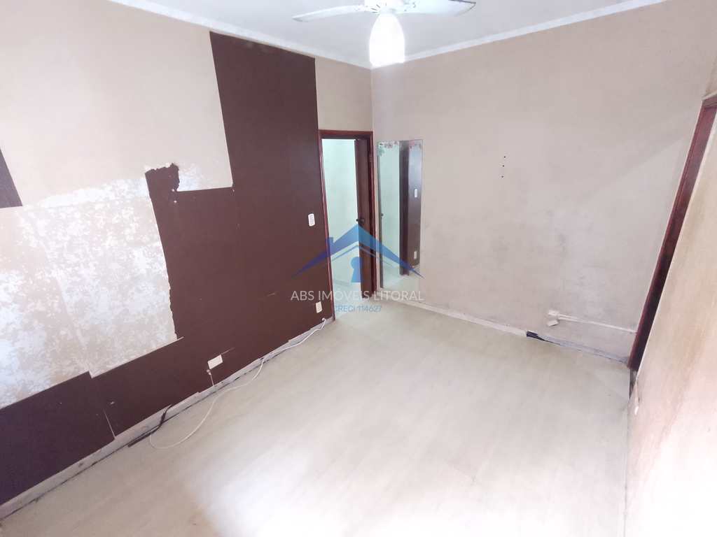 Casa em Praia Grande, no bairro Vila Mirim