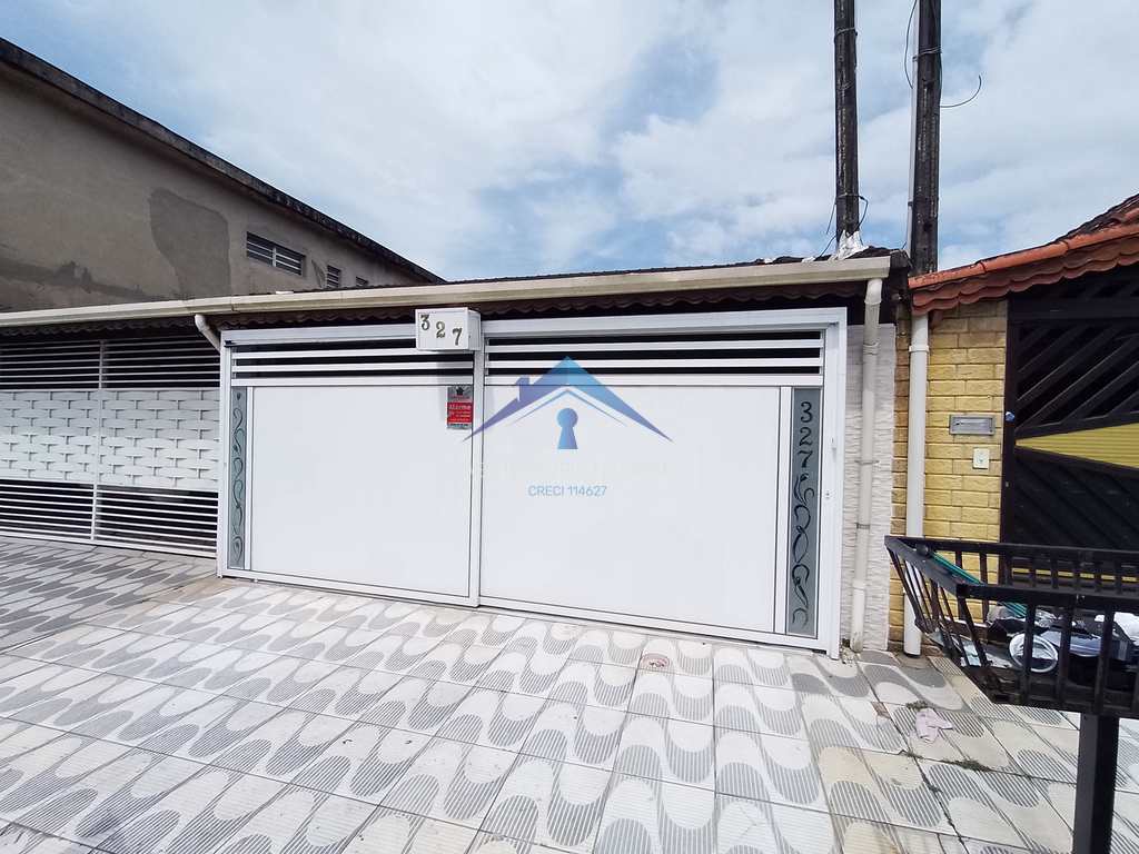 Casa em Praia Grande, no bairro Vila Mirim