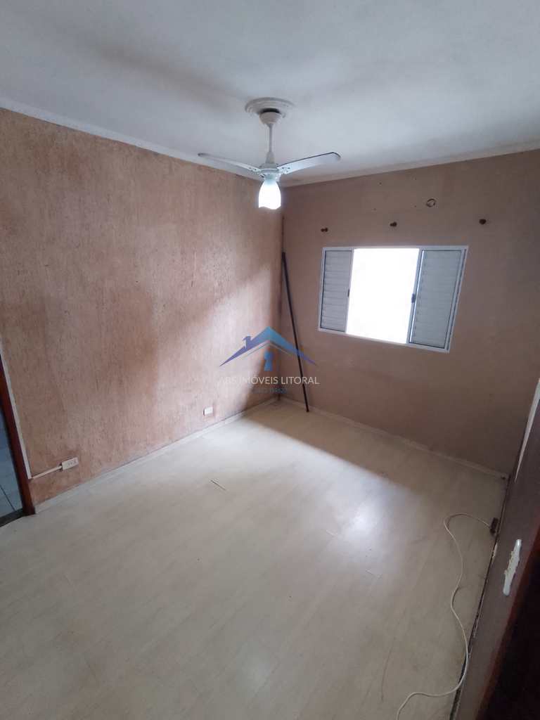 Casa em Praia Grande, no bairro Vila Mirim