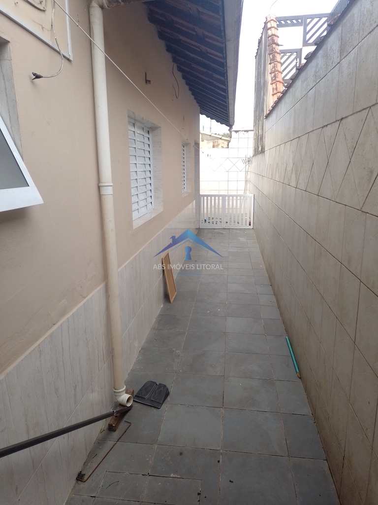 Casa em Praia Grande, no bairro Vila Mirim