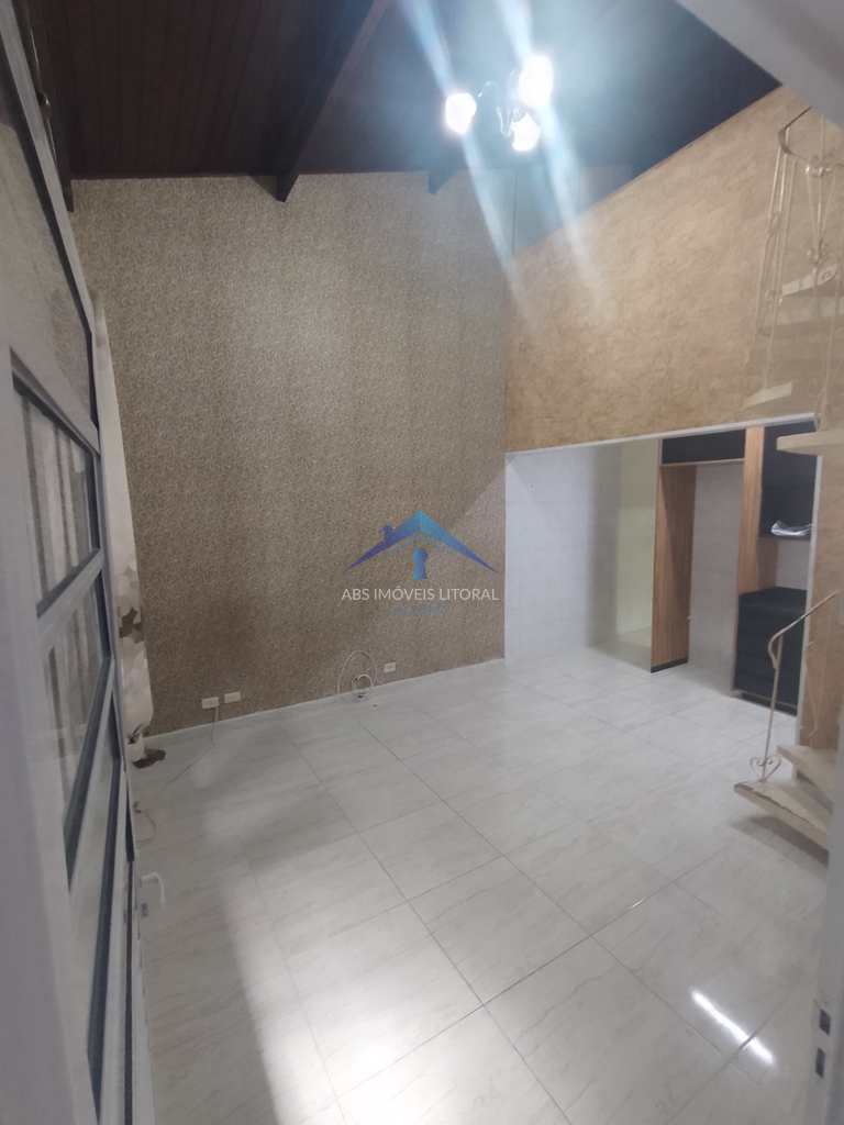 Casa em Praia Grande, no bairro Vila Mirim