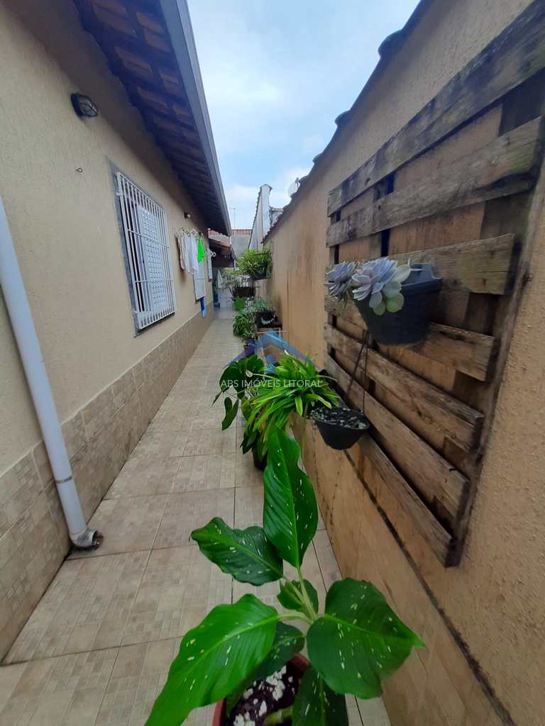 Casa em Praia Grande, no bairro Maracanã