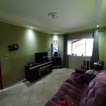 Casa em Praia Grande, bairro Maracanã