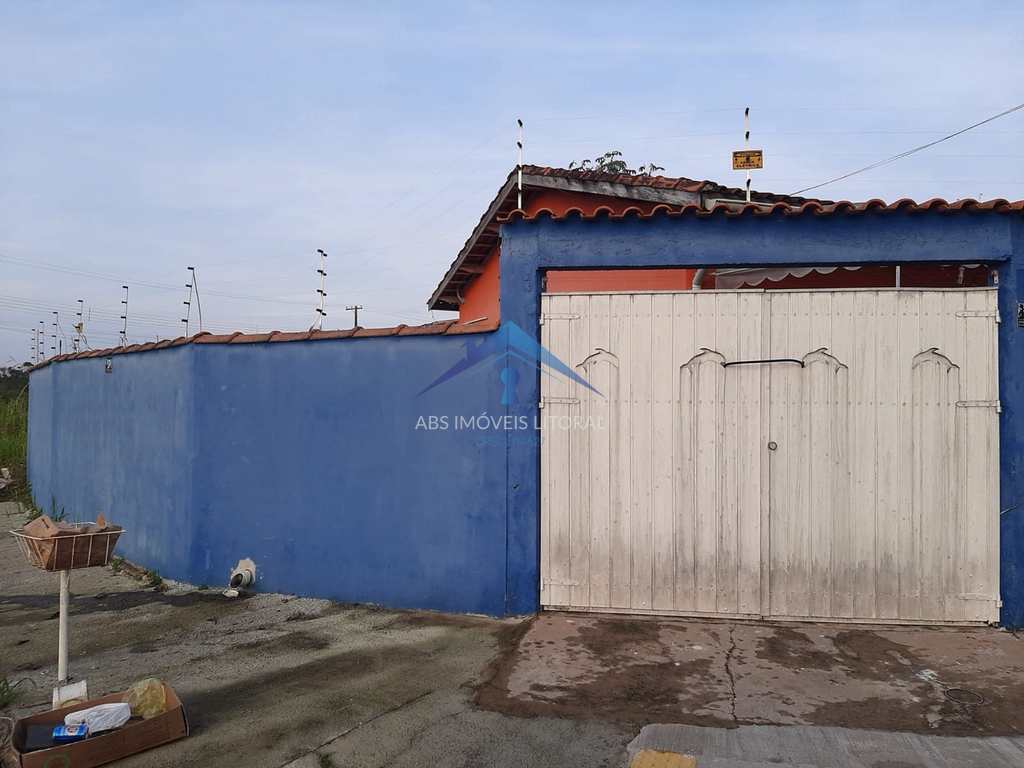 Casa em Peruíbe, no bairro Centro