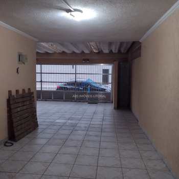 Casa em Praia Grande, bairro Maracanã