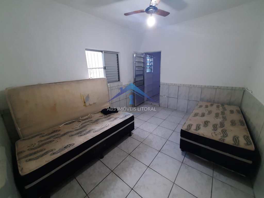 Casa em Praia Grande, no bairro Nova Mirim