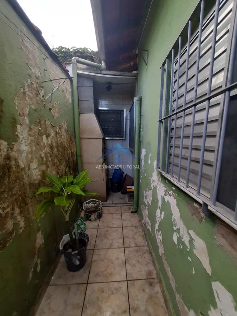 Casa em Praia Grande, no bairro Nova Mirim