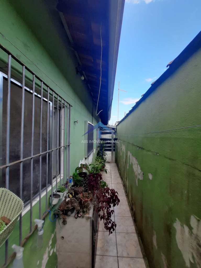 Casa em Praia Grande, no bairro Nova Mirim