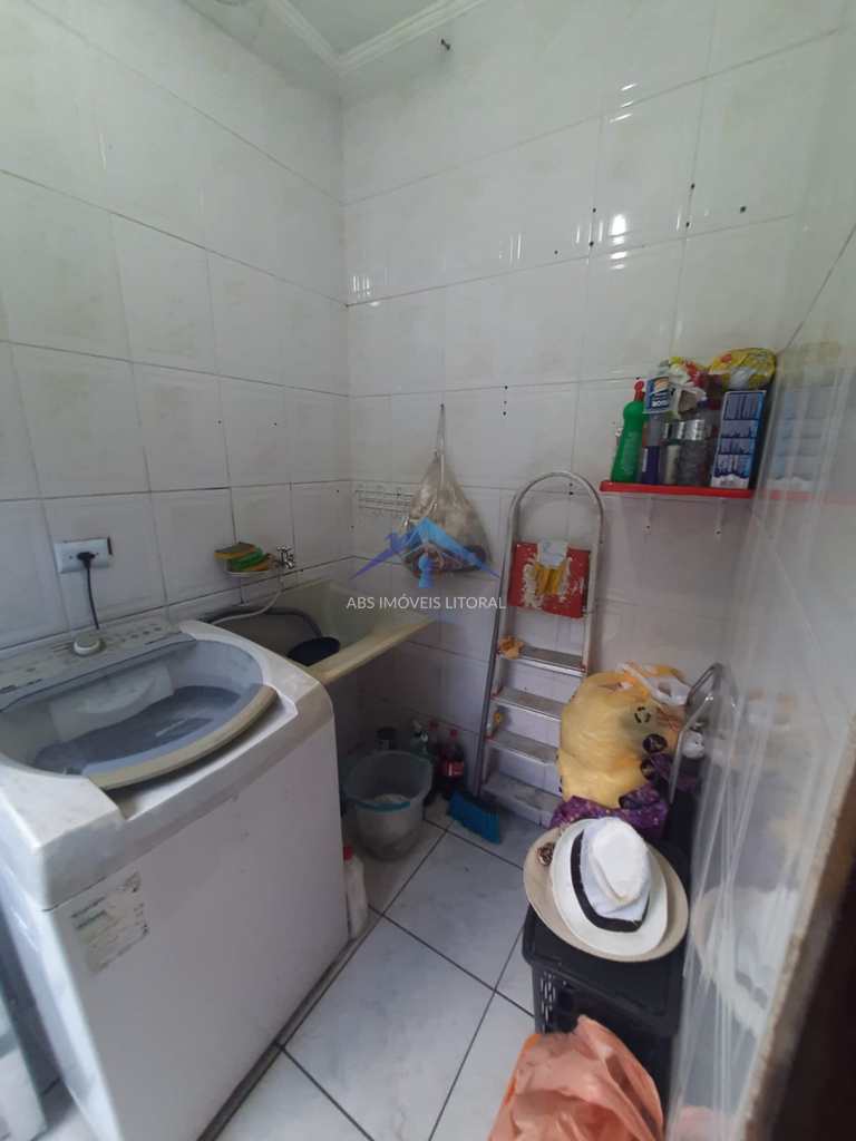 Casa em Praia Grande, no bairro Nova Mirim