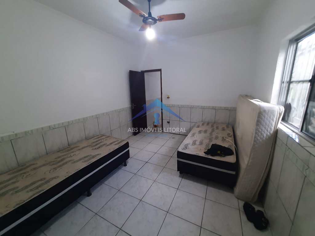 Casa em Praia Grande, no bairro Nova Mirim