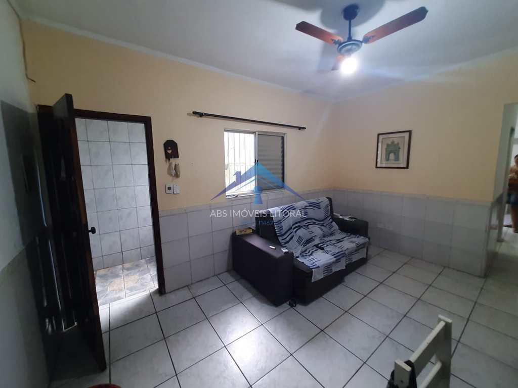 Casa em Praia Grande, no bairro Nova Mirim