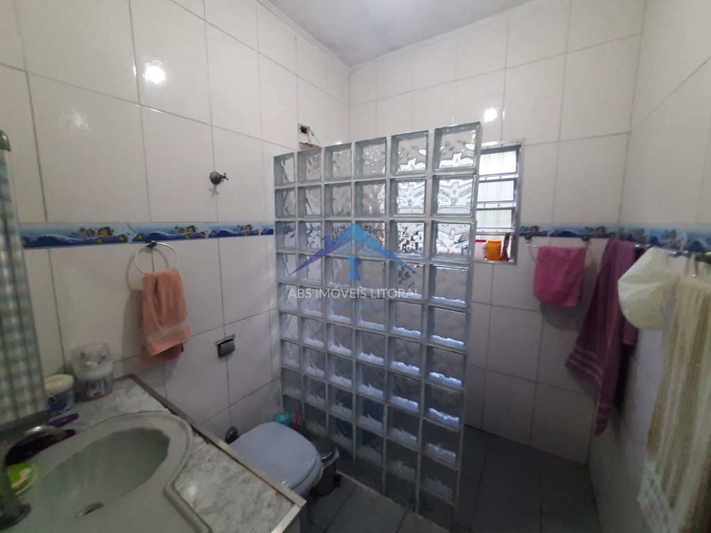 Casa em Praia Grande, no bairro Nova Mirim