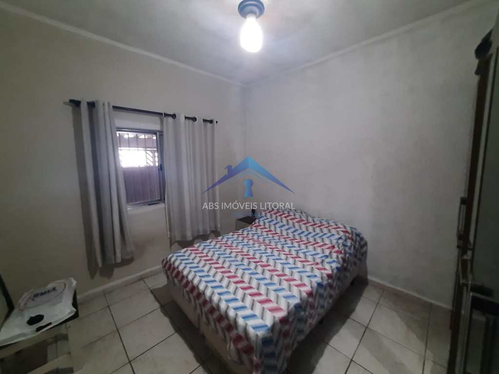 Casa em Praia Grande, no bairro Nova Mirim