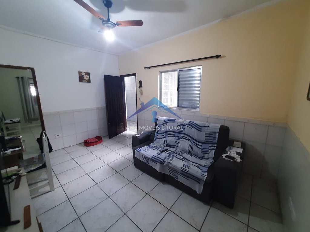 Casa em Praia Grande, no bairro Nova Mirim