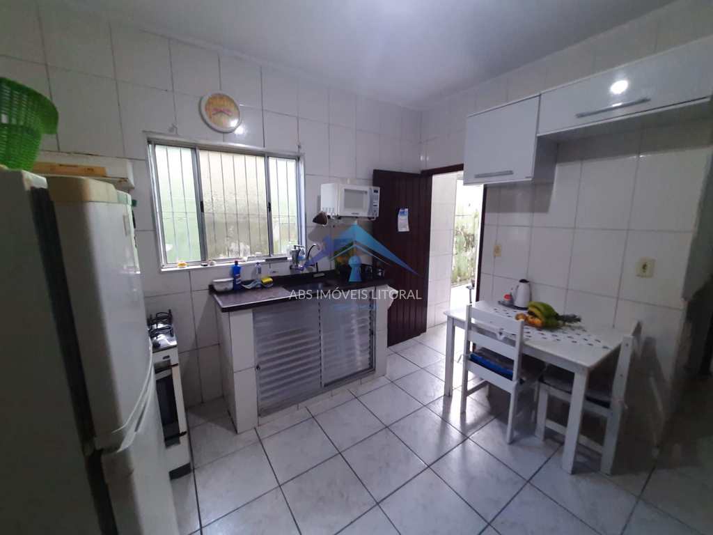 Casa em Praia Grande, no bairro Nova Mirim