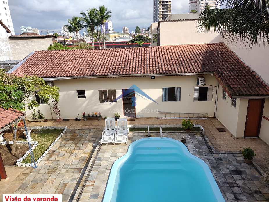 Sobrado em Praia Grande, no bairro Canto do Forte