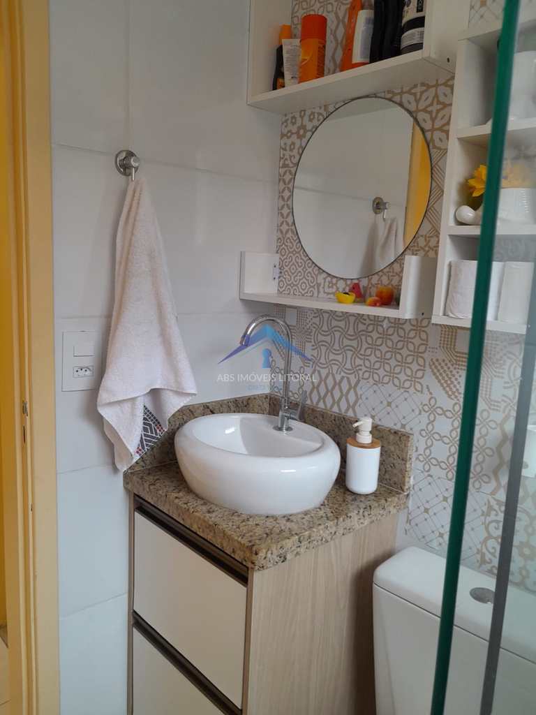Casa em Praia Grande, no bairro Balneário Maracanã