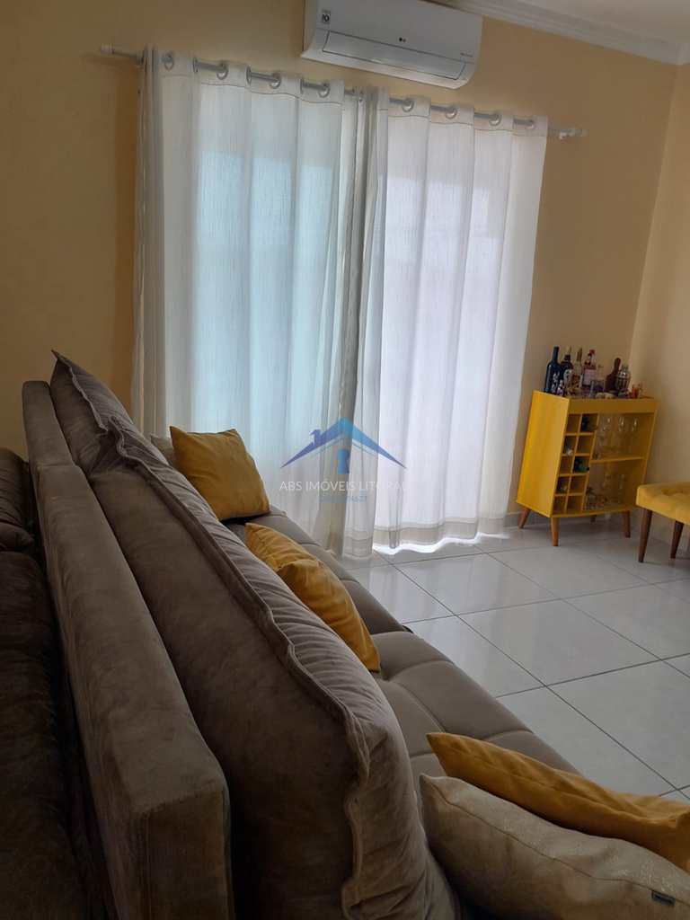 Casa em Praia Grande, no bairro Balneário Maracanã