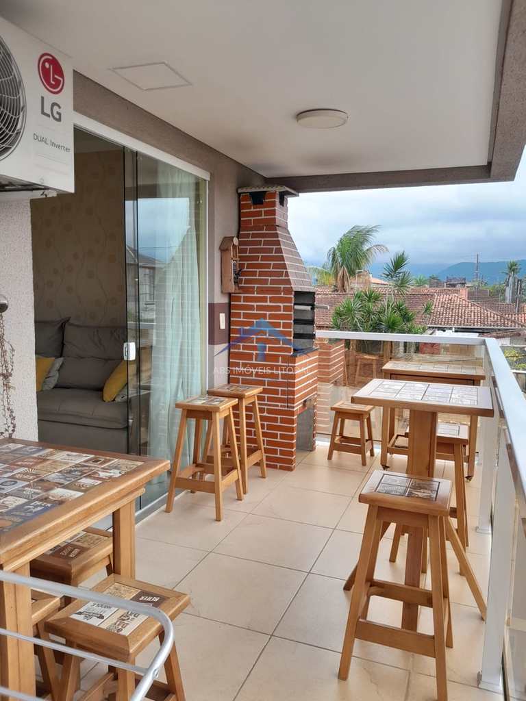 Casa em Praia Grande, no bairro Balneário Maracanã
