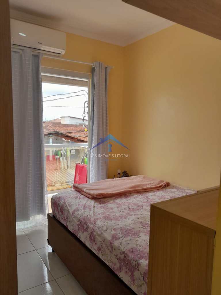 Casa em Praia Grande, no bairro Balneário Maracanã