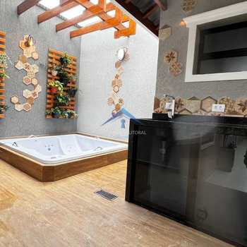 Casa em Praia Grande, bairro Vila Caiçara