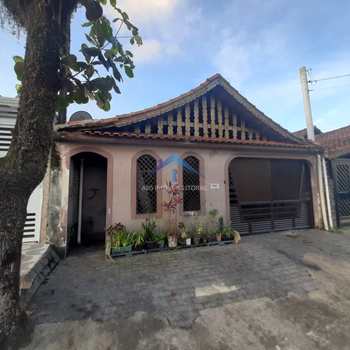 Casa em Praia Grande, bairro Maracanã