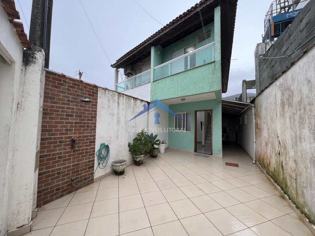 Casa em Praia Grande, no bairro Solemar