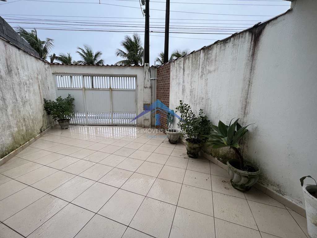 Casa em Praia Grande, no bairro Solemar