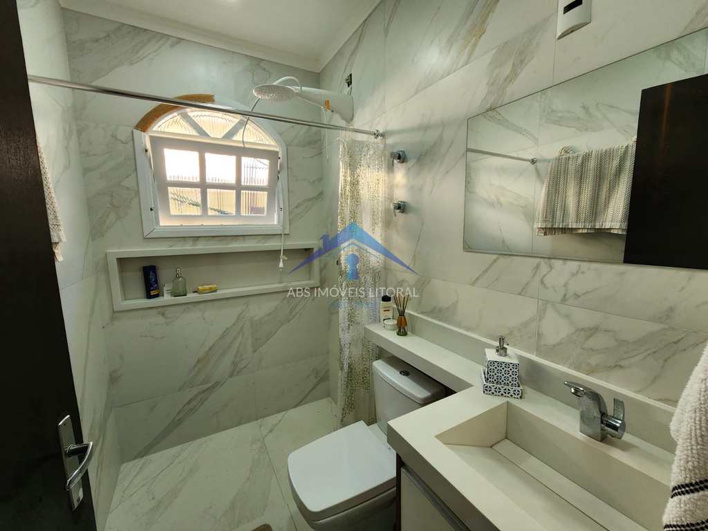 Casa em Praia Grande, no bairro Real