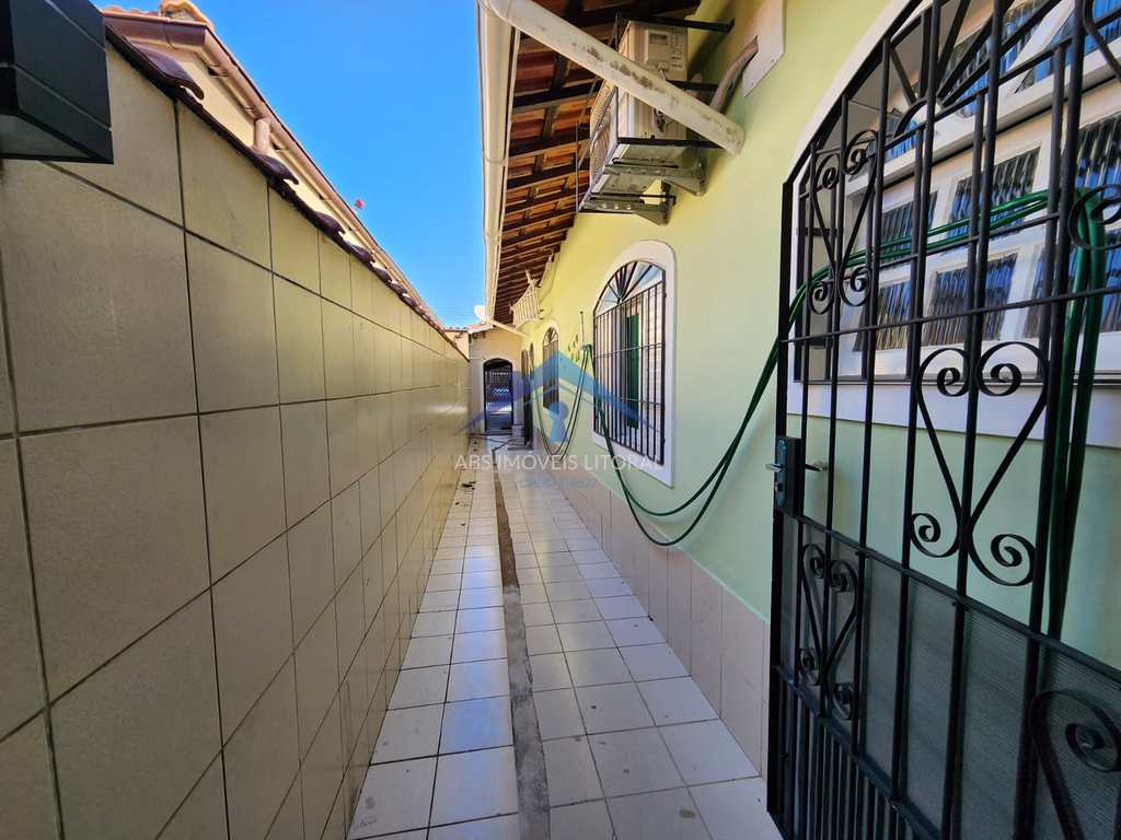 Casa em Praia Grande, no bairro Real