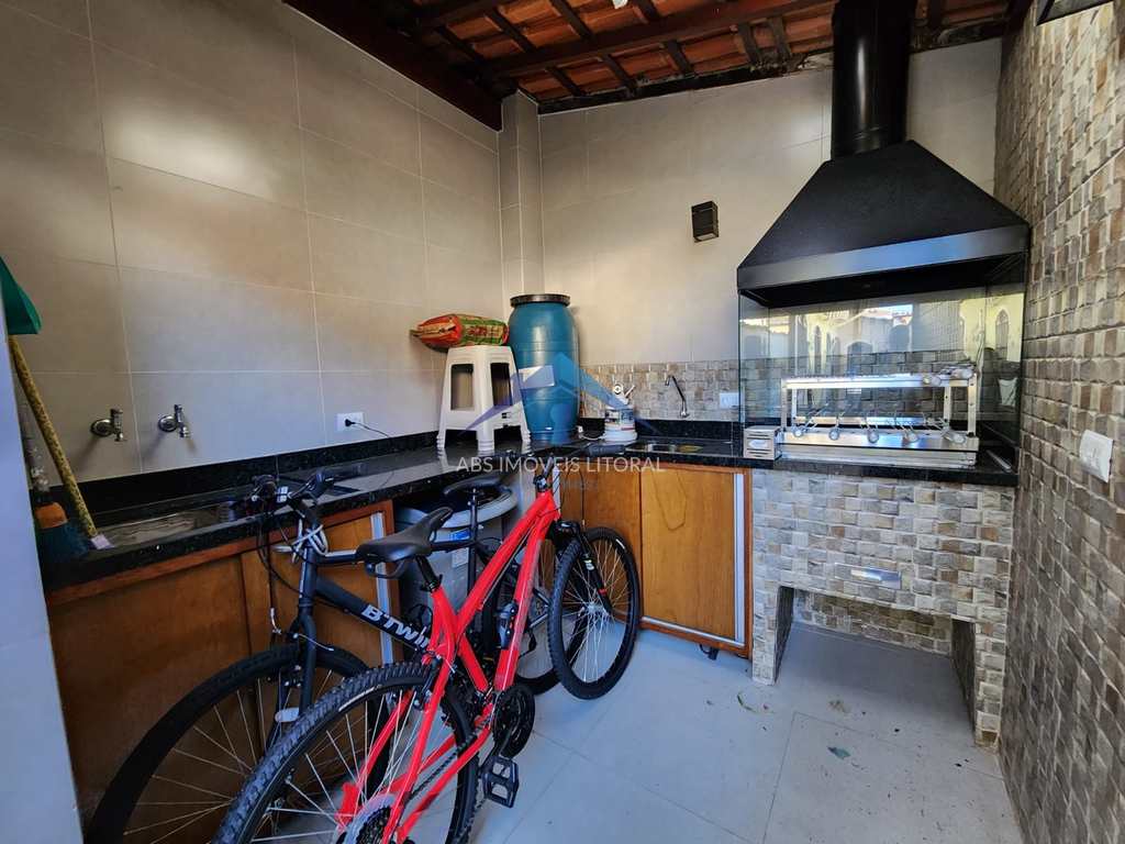 Casa em Praia Grande, no bairro Real