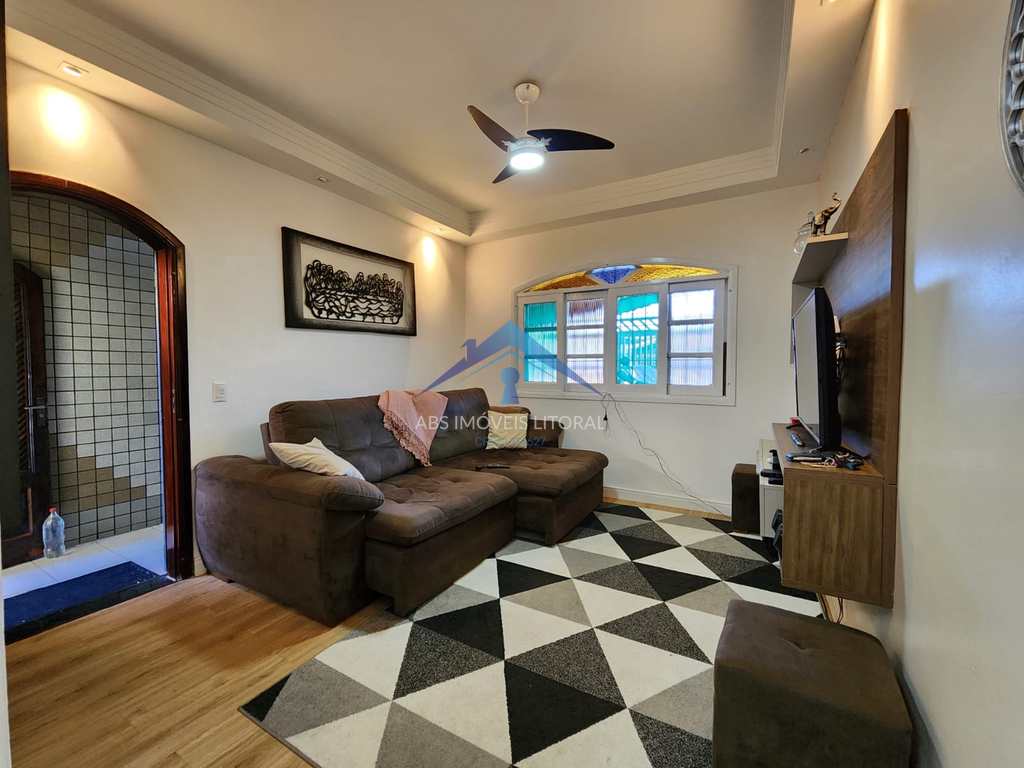 Casa em Praia Grande, no bairro Real