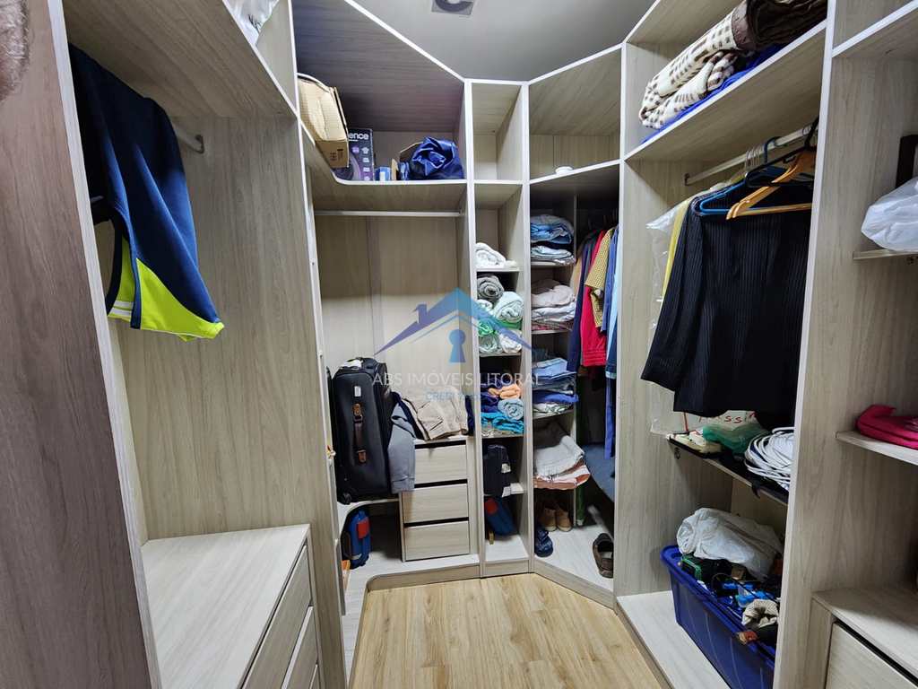 Casa em Praia Grande, no bairro Real
