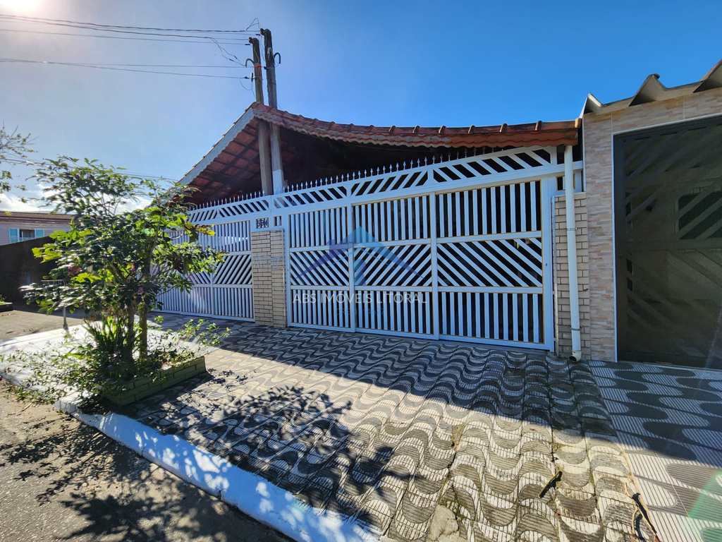 Casa em Praia Grande, no bairro Real