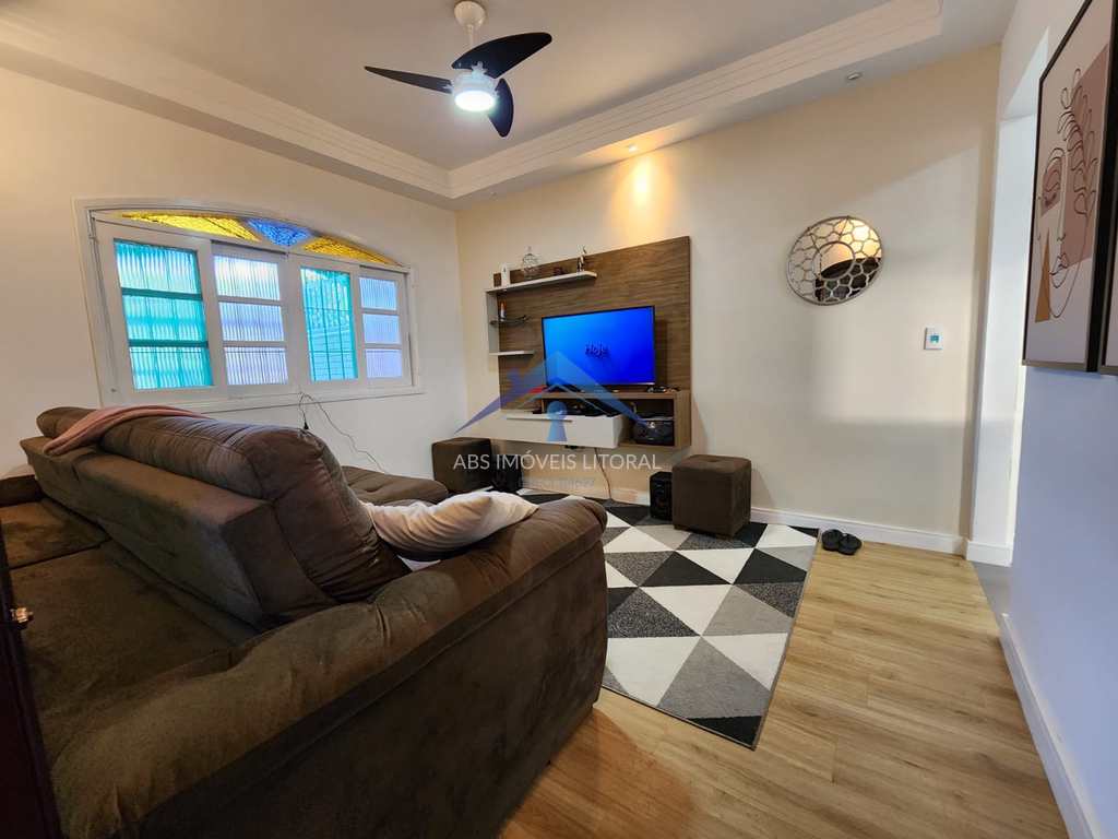 Casa em Praia Grande, no bairro Real