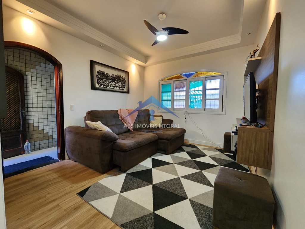 Casa em Praia Grande, no bairro Real