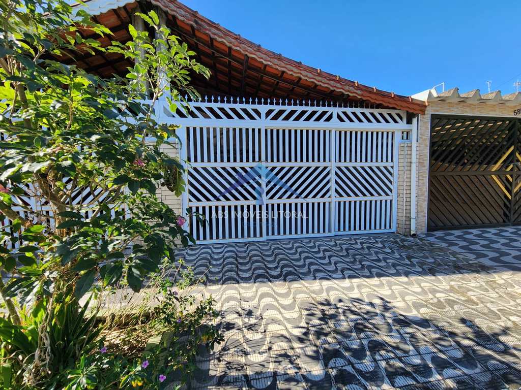 Casa em Praia Grande, no bairro Real