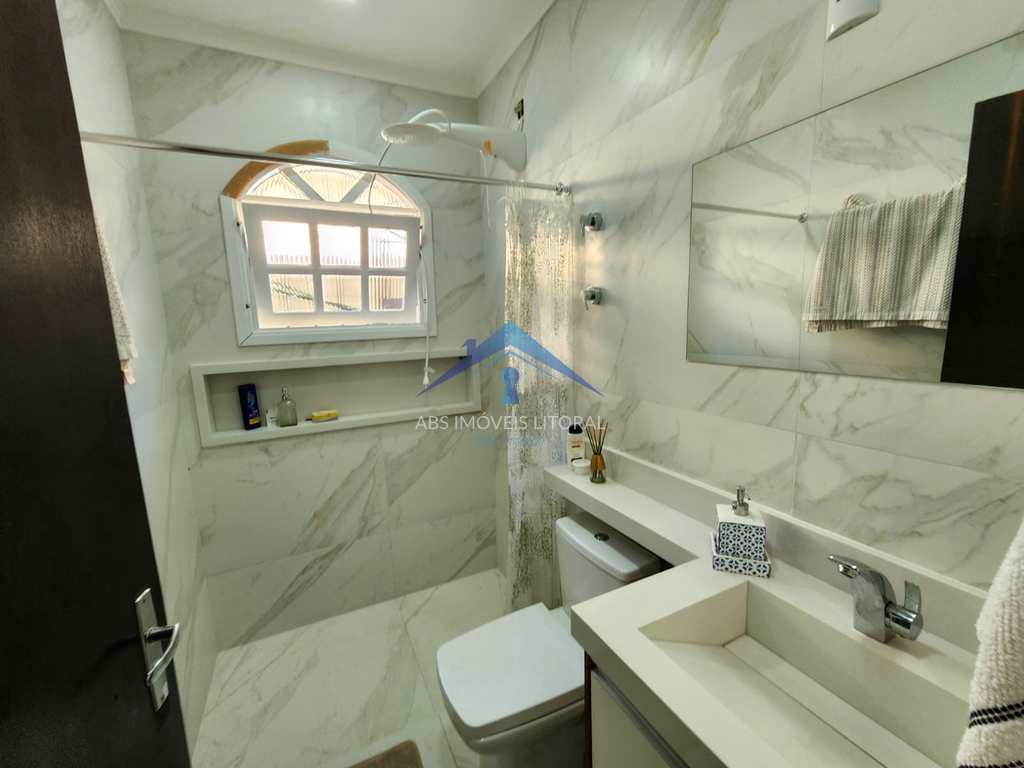 Casa em Praia Grande, no bairro Real