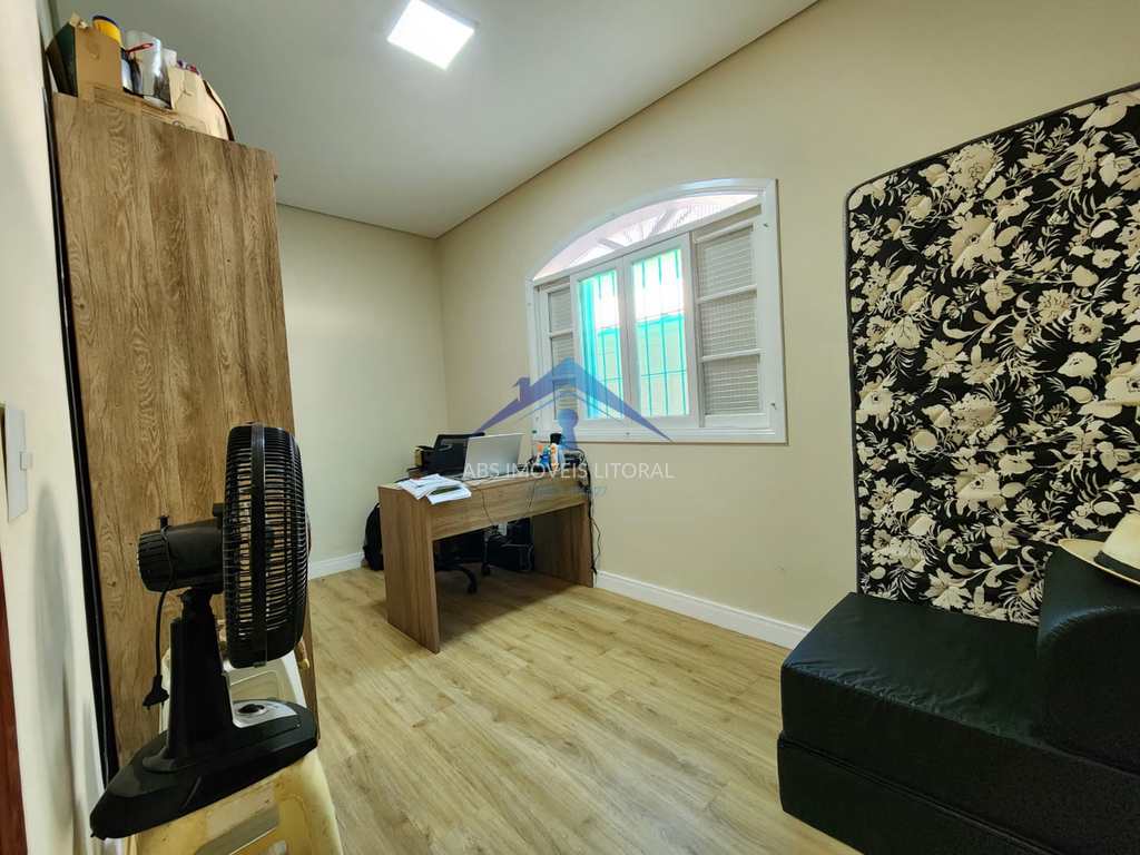 Casa em Praia Grande, no bairro Real