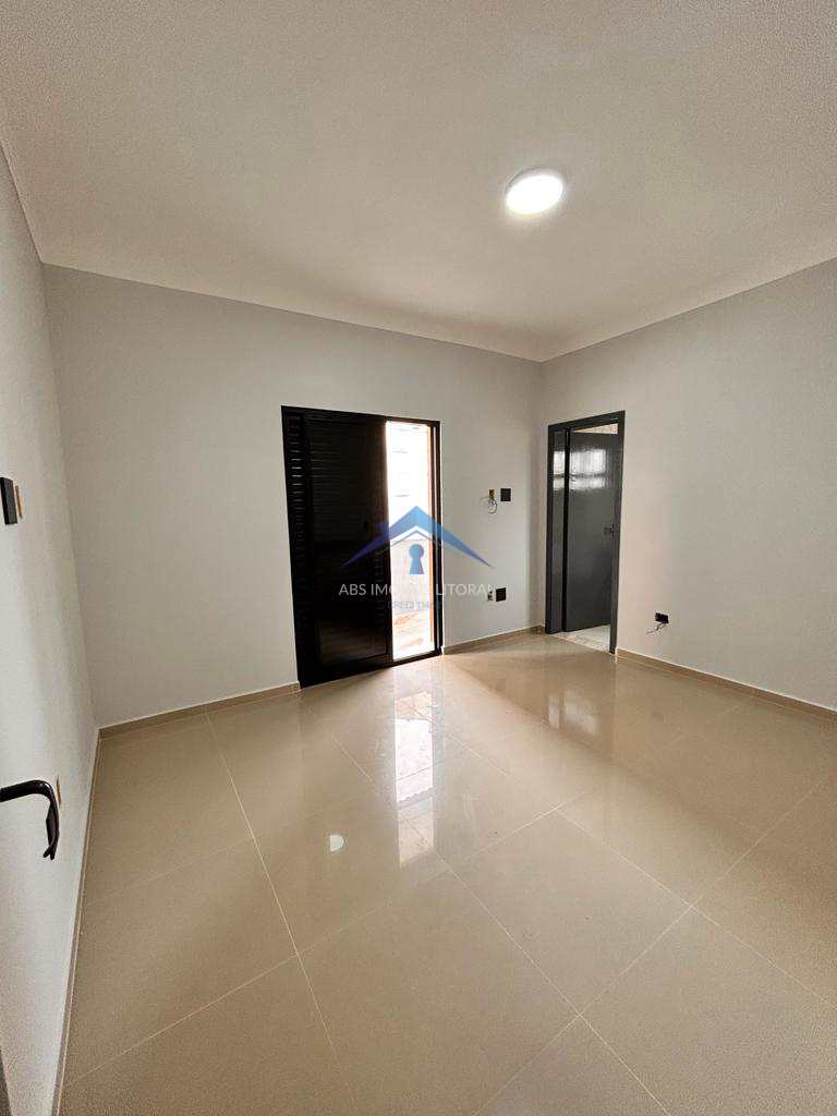 Sobrado em Praia Grande, no bairro Caiçara