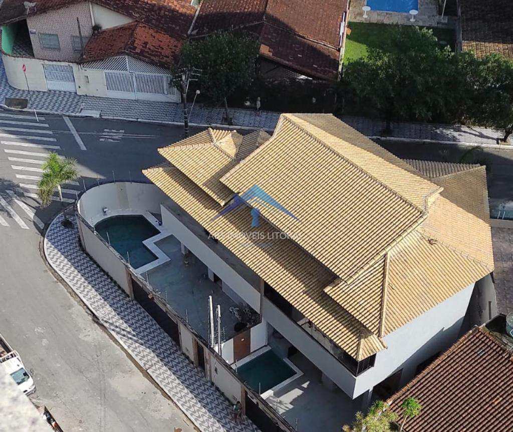 Sobrado em Praia Grande, no bairro Caiçara