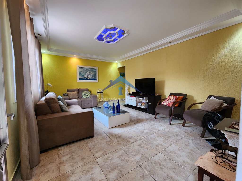Casa em Praia Grande, no bairro Balneário Maracanã