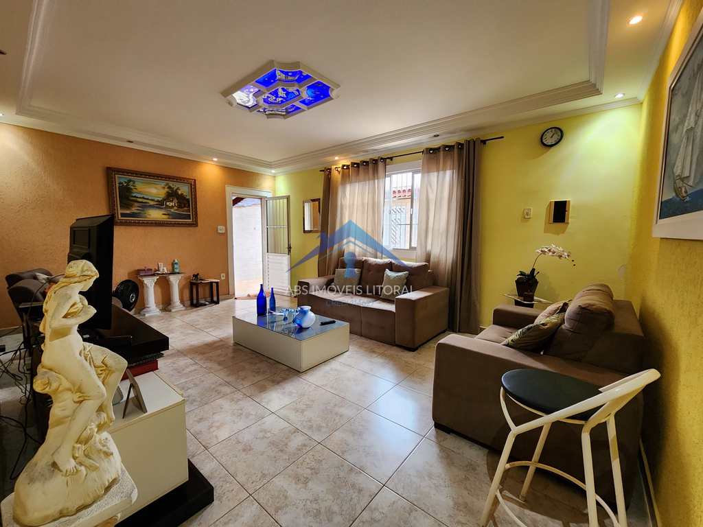 Casa em Praia Grande, no bairro Balneário Maracanã
