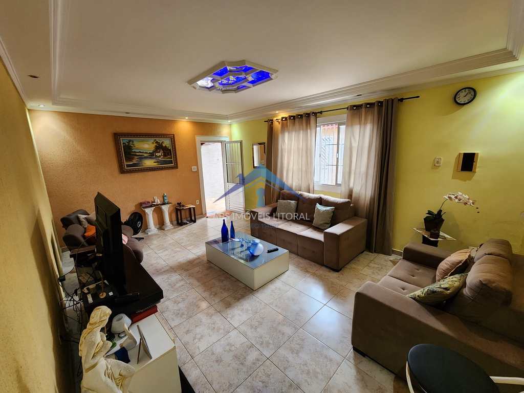 Casa em Praia Grande, no bairro Balneário Maracanã