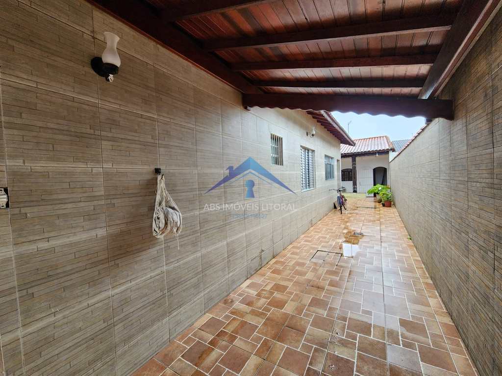 Casa em Praia Grande, no bairro Balneário Maracanã
